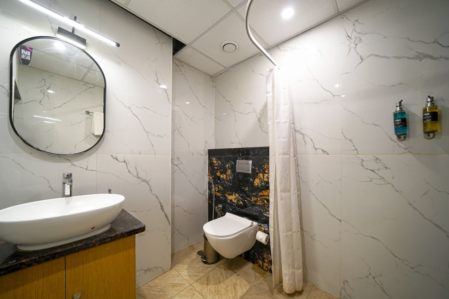 Basic room restroom (2)