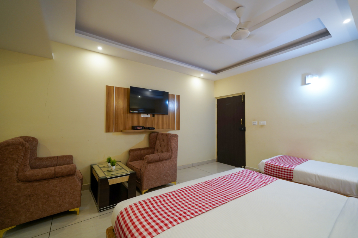 Triple bed Deluxe (2)