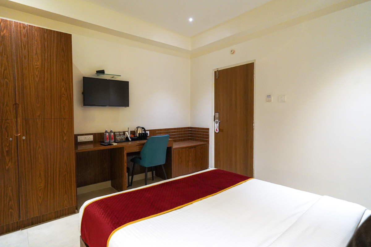 15 Deluxe king Room 3