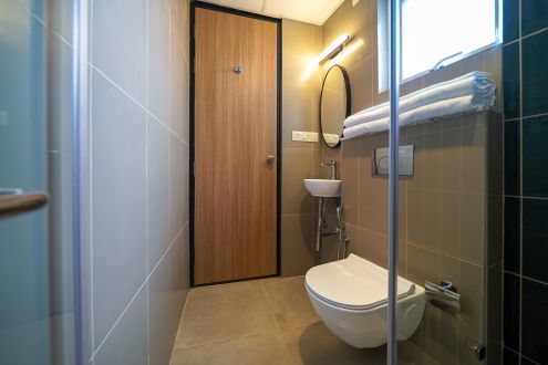 34 Basic room restroom (3)