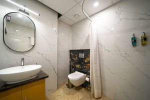Basic room restroom (2)