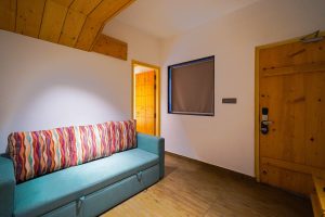 Executive room sitting area (1)
