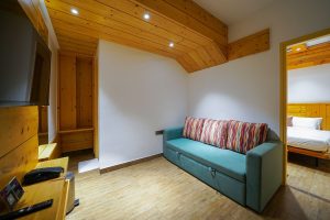 Executive room sitting area (2)