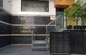 Facade (3)