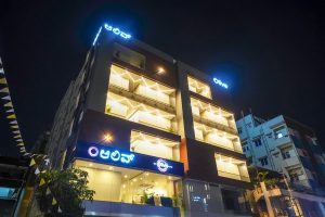Facade (4)