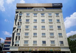 Facade (4)
