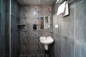 Restroom (2)