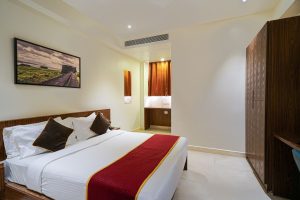 Room (5)
