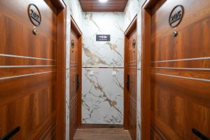 Room entrance (1)