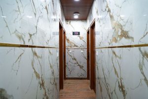 Room entrance (2)