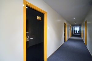 Room entrance (5)
