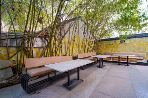 Smoking area (1)