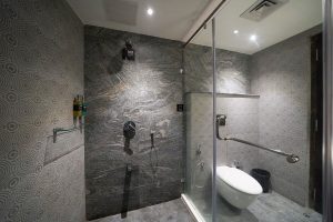 Studio room restroom (3)