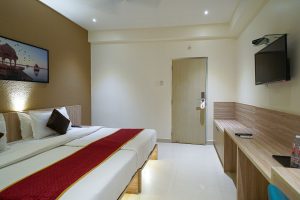 Twin room (2)