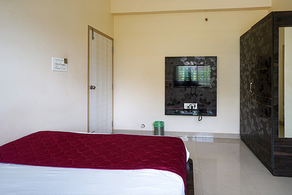 16 Deluxe Non AC room 3