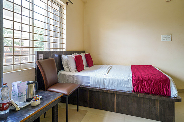 17 Deluxe Non AC room 4