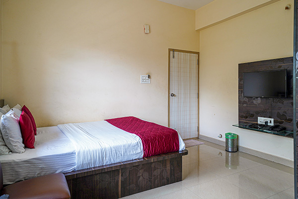 18 Deluxe Non AC room 5