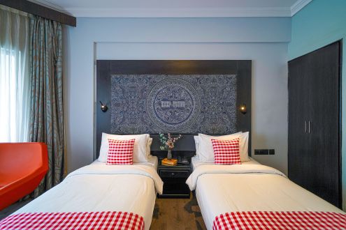 27 Standard twin room 2