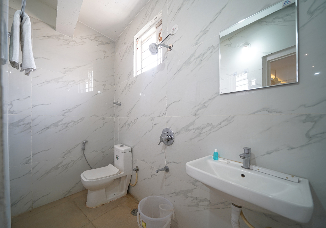 30 Non AC Standard room restroom (1)