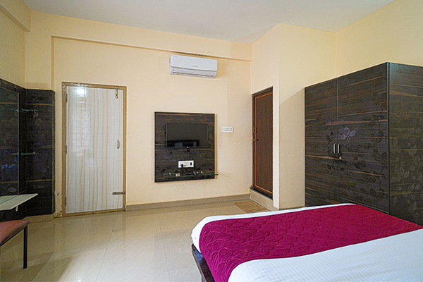 8 Deluxe AC room (5)