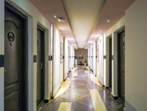 Room entrance (2)