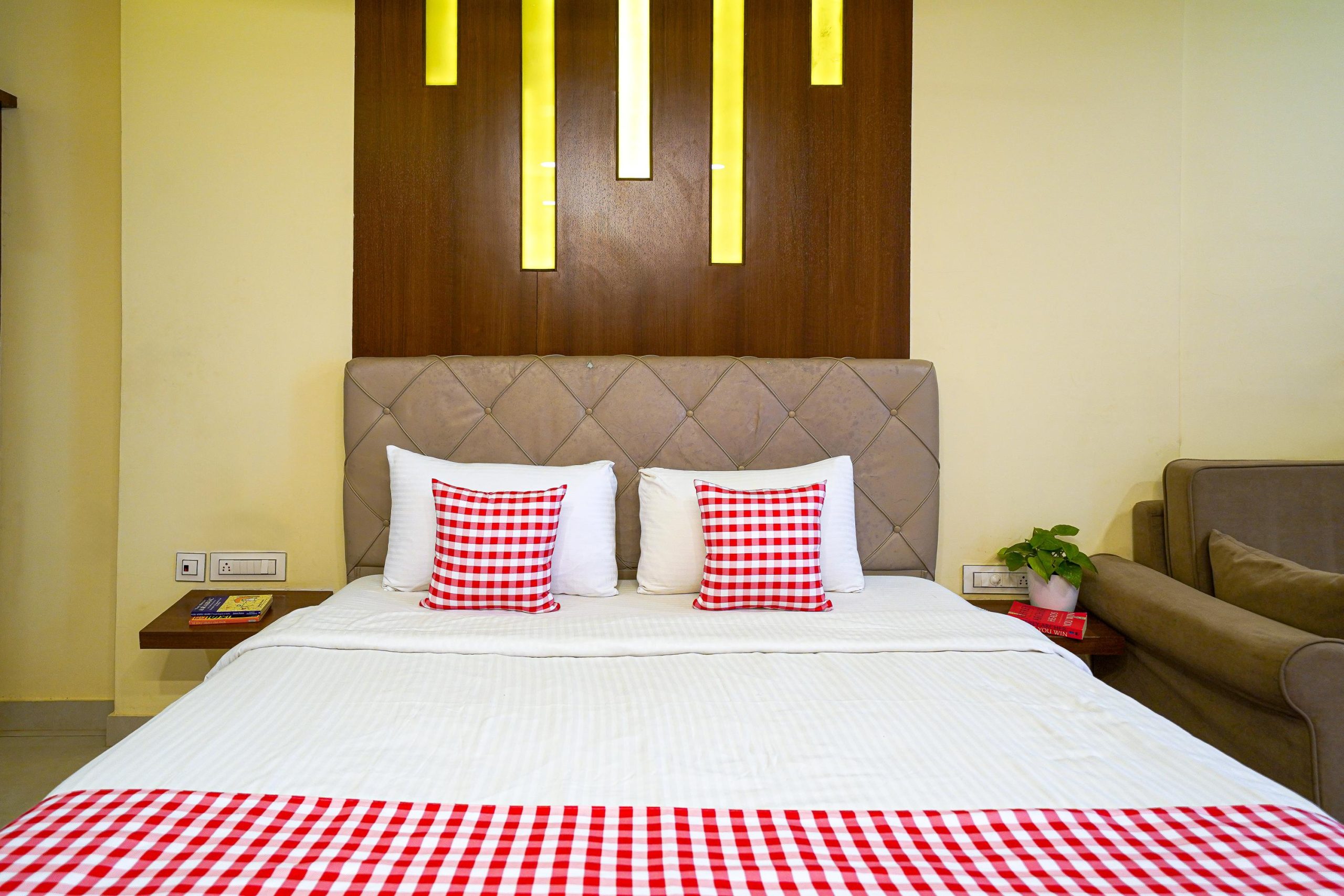 Deluxe room (3)
