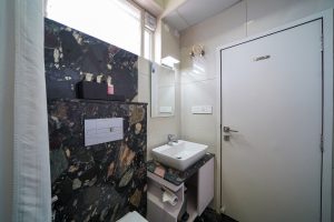 Executive room Restroom (1)