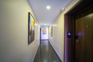 Room entrance (1)