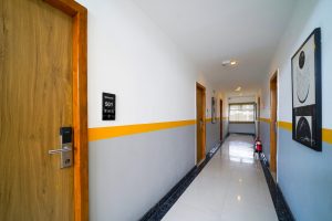 Room entrance (2)