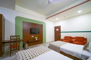 Standard Twin room (4)