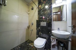 Standard room Restroom