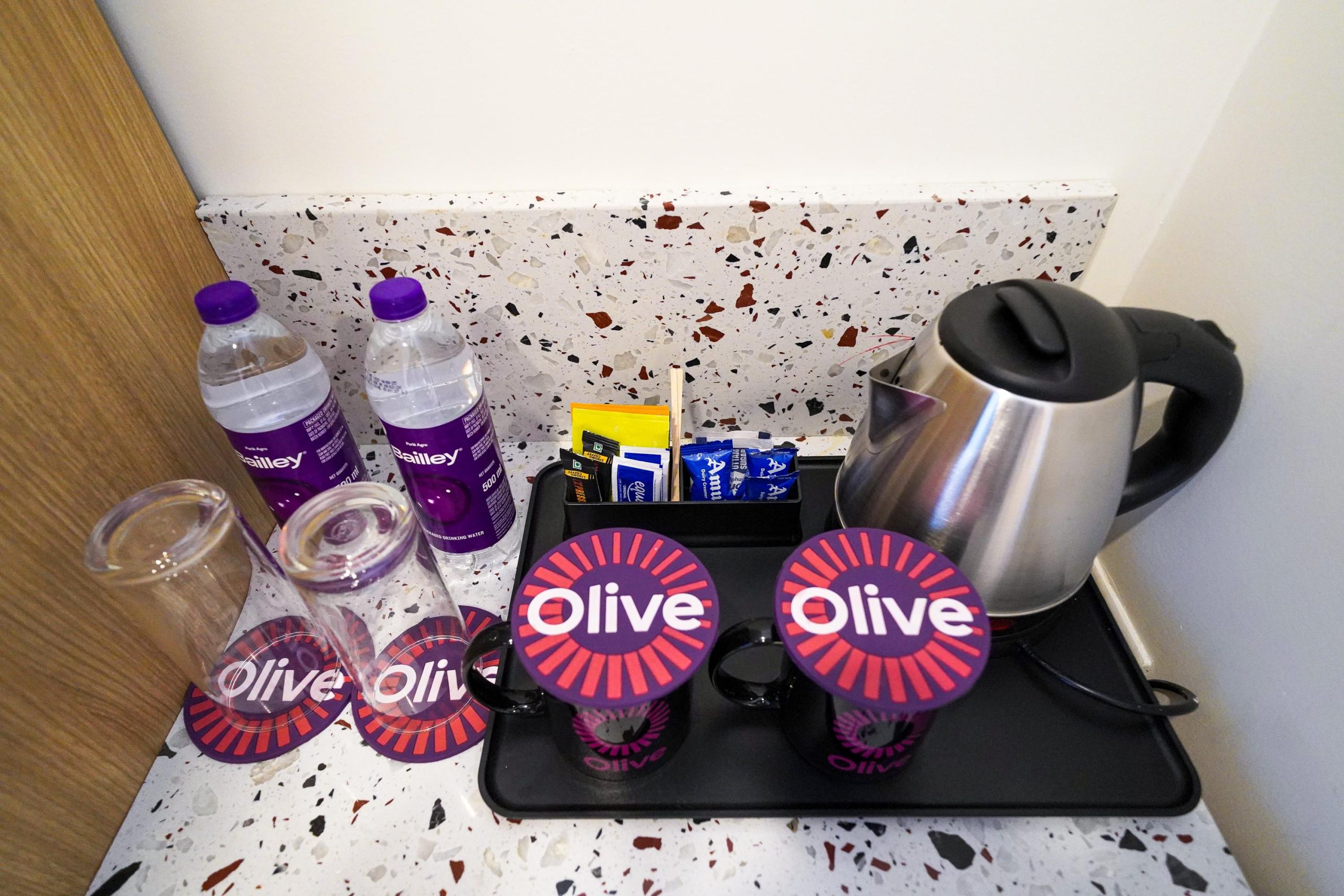 Executive Suite room Amenities1-hoodi