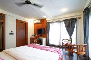 Lake view room (4)