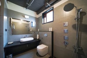 Lake view room Restroom (3)