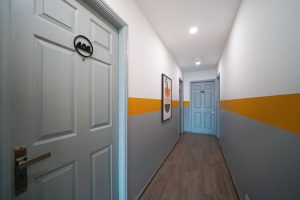 Room entrance (3)