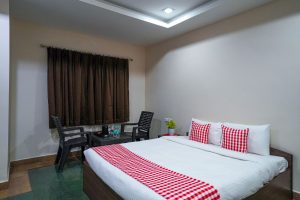 Standard king room (2)