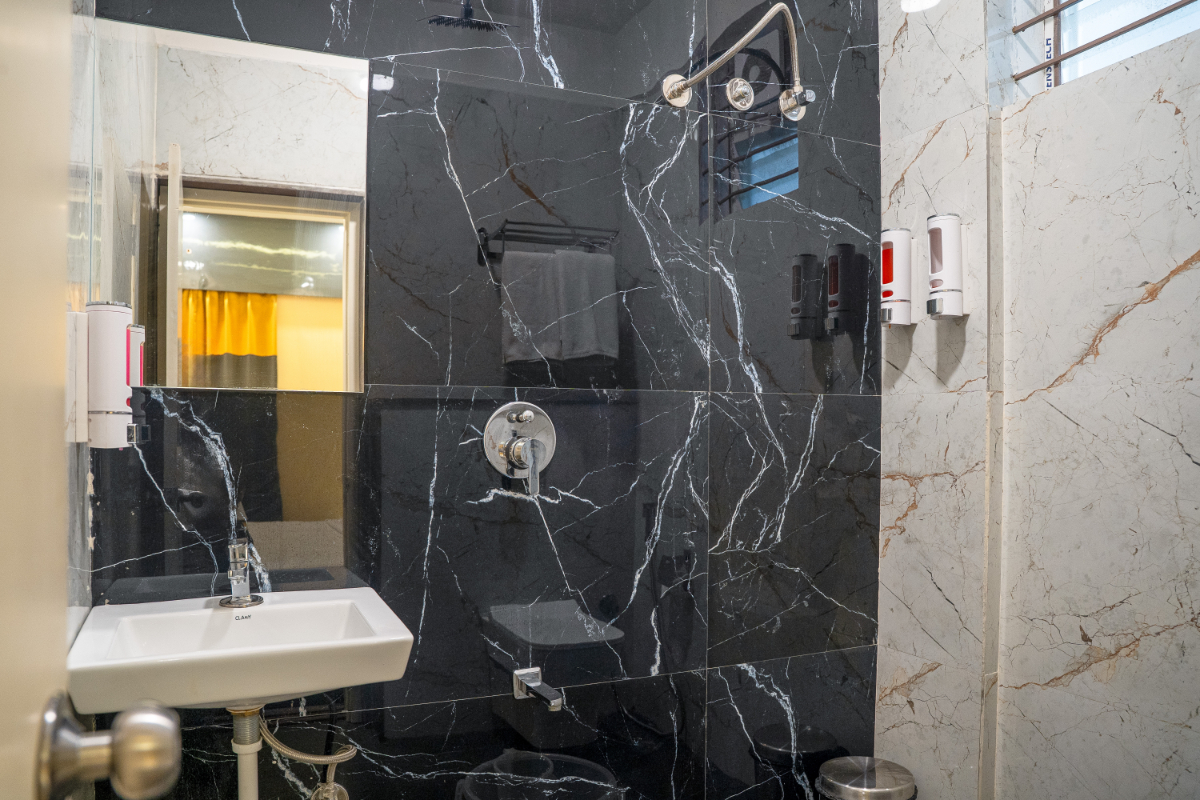 Standard Restroom (2)