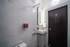 Superior Restroom (9)