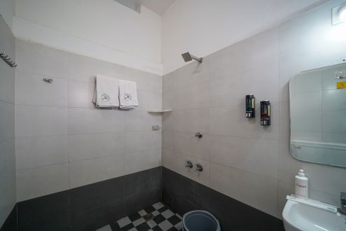 1 BH Sea View Restroom (9)