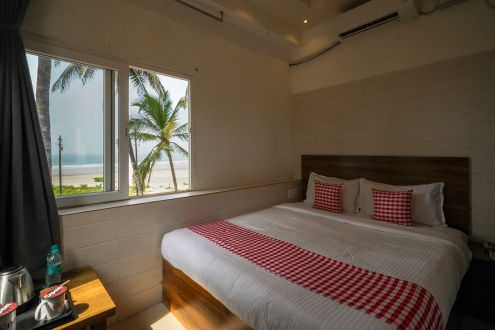 Deluxe Sea View room (2)