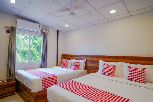 Quadruple Family room (1)