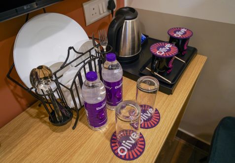 Standard Twin room (10)