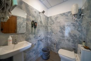 Deluxe room 2nd floor Restroom (4)