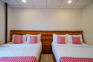 Quadruple Family room (2)