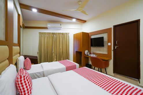 Deluxe Triple room (2)