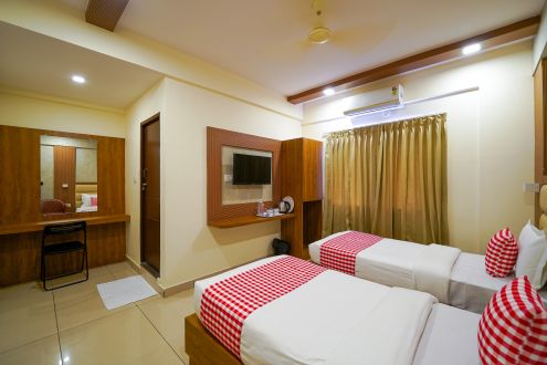 Deluxe Twin room (2)