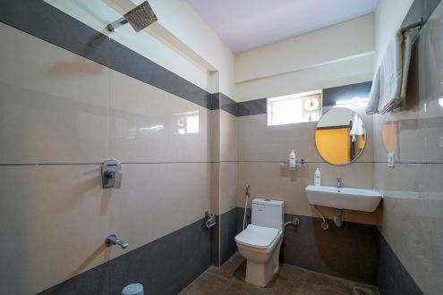 Deluxe Twin room (6)