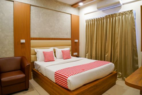 Deluxe double room (2)