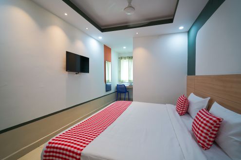 Deluxe room (2)