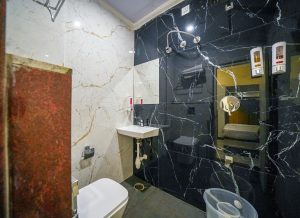 Deluxe room Restroom (7)